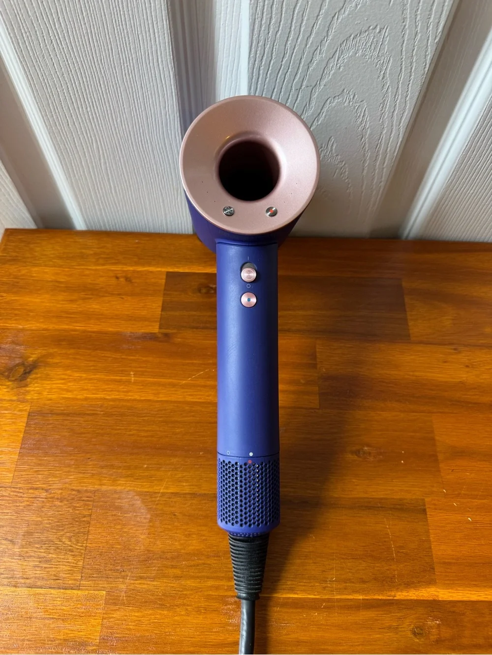 Dyson Supersonic™ Professional hair dryer and hair dryer stand